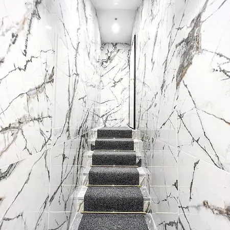 The Boutique House - Treasure Trove - Gold * Milan